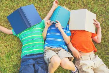 Come coinvolgere i bambini e i ragazzi nella lettura estiva